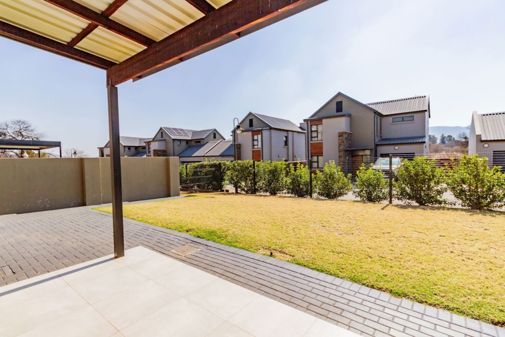 Security estate home for sale in La Camargue - 1HR1708923