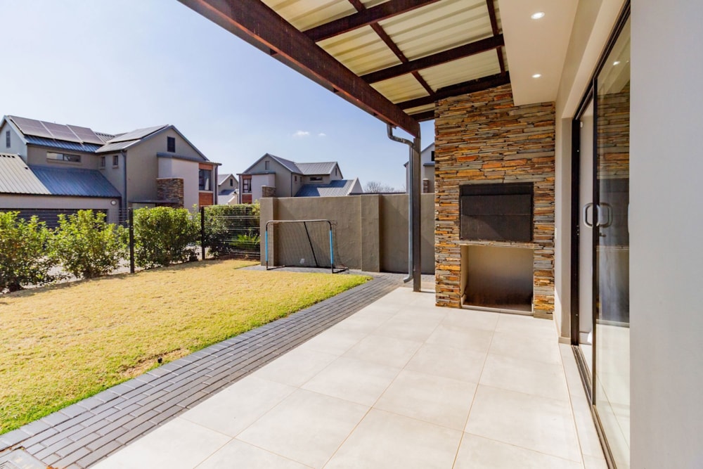 Security estate home for sale in La Camargue - 1HR1708923