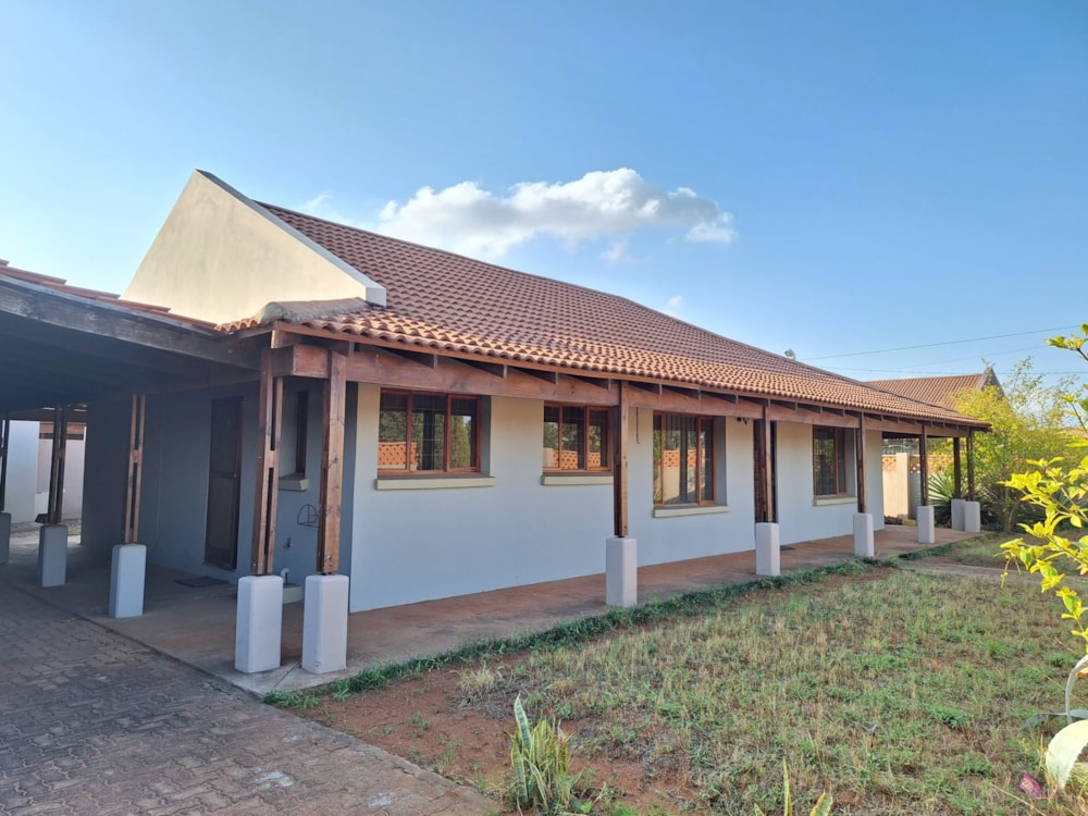 Townhouse for sale in Matola Rio, Mozambique - 3MQ1708929