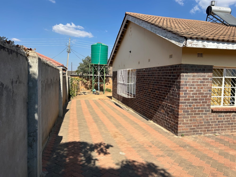 House for sale in Zimre Park, Zimbabwe - 3ZB1709087