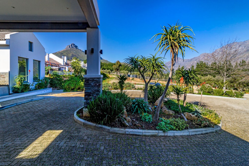 Apartment for sale in Stellenbosch - ST1709939 Apartment for sale in Stellenbosch - ST1709939