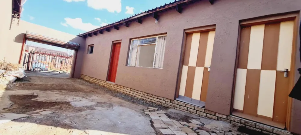 House sold in Eldorado Park - 1GV1709115