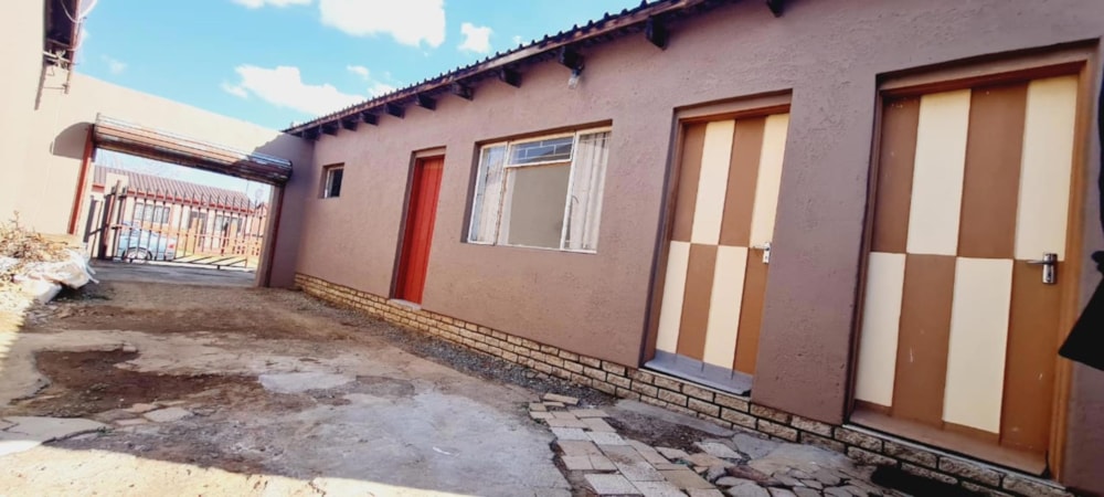 House for sale in Eldorado Park - 1GV1709115 House for sale in Eldorado Park - 1GV1709115
