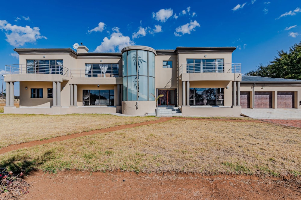 Smallholding for sale in Kameelfontein - PTM1709137