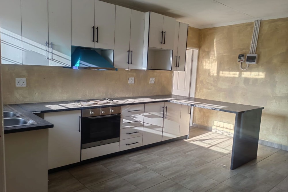 Garden cottage to rent in Kempton Park West - ENL1709289 Garden cottage to rent in Kempton Park West - ENL1709289