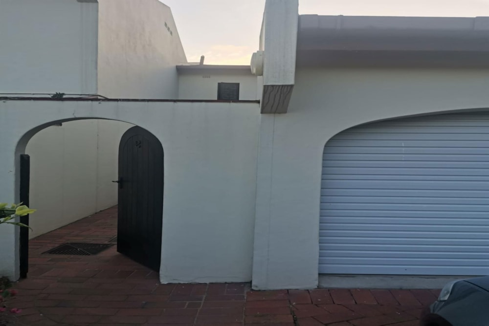 Townhouse let in Beverley Hills, Westville - 1WP1709253 Townhouse let in Beverley Hills, Westville - 1WP1709253