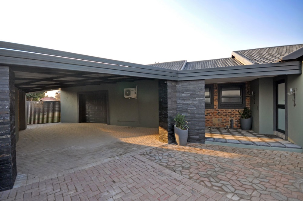 House for sale in Risiville - 1VT1709355 House for sale in Risiville - 1VT1709355