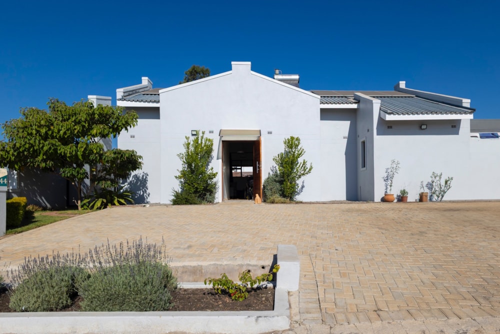 Security estate home for sale in Greendale, Zimbabwe - 3ZB1709303