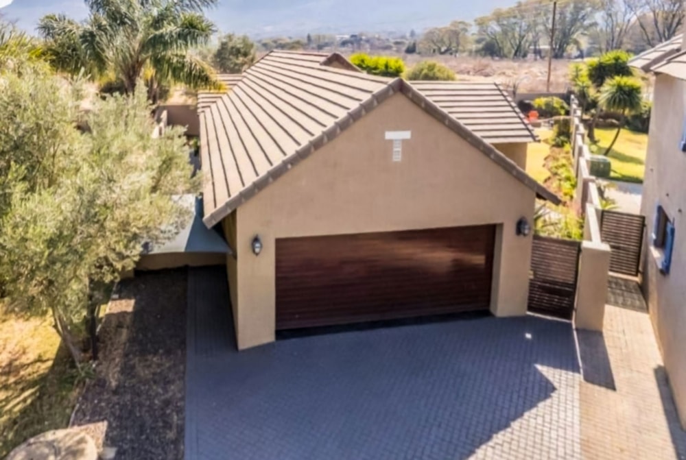 Security complex home sold in Melodie - 1HR1702653 Security complex home sold in Melodie - 1HR1702653