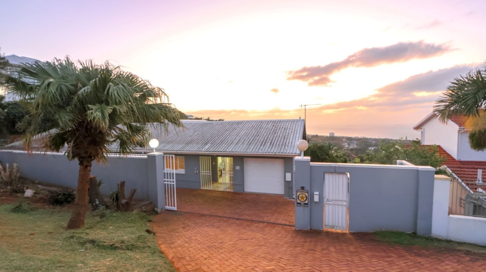 Double-storey house for sale in Glenashley - 1ND1696925 Double-storey house for sale in Glenashley - 1ND1696925