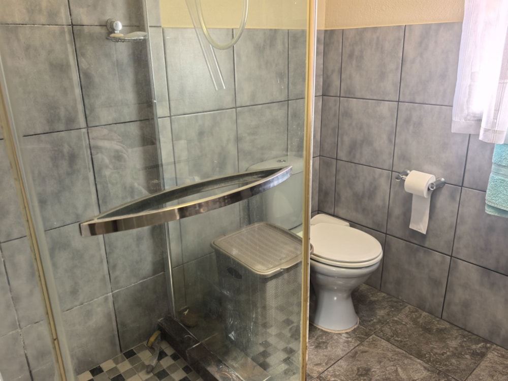 Security complex home for sale in West Acres - 1NS1708001 Security complex home for sale in West Acres - 1NS1708001