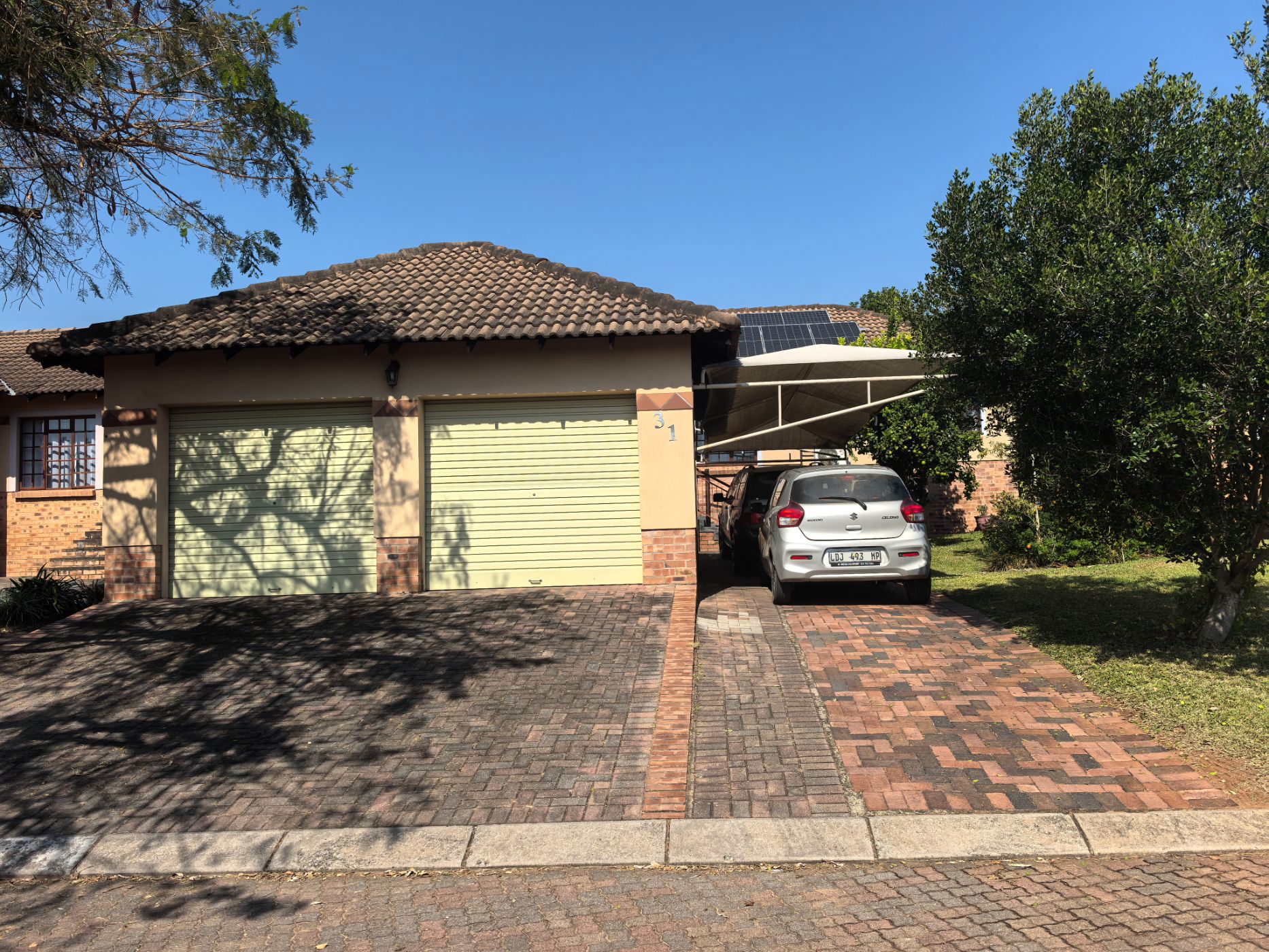 Security complex home for sale in West Acres - 1NS1708001