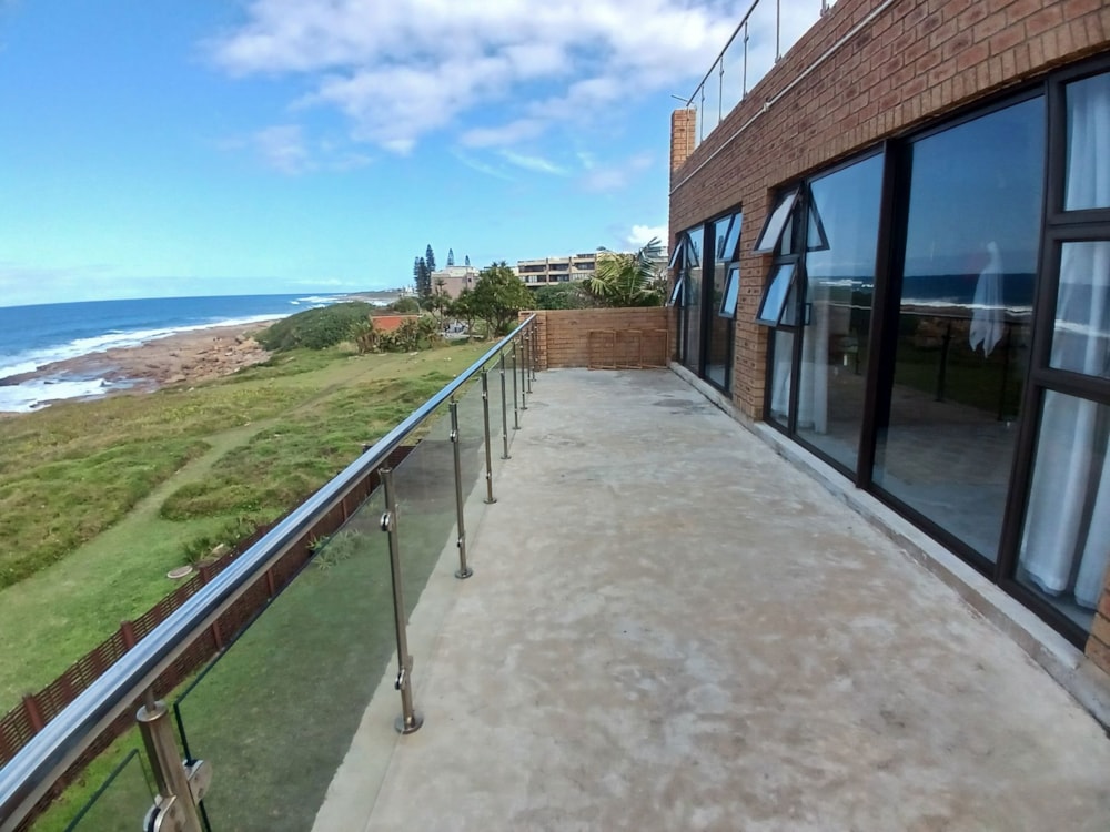 Double-storey house for sale in Uvongo - 1PSH1708600