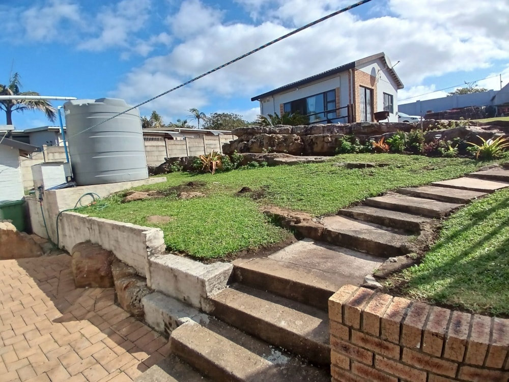 Double-storey house for sale in Uvongo - 1PSH1708600