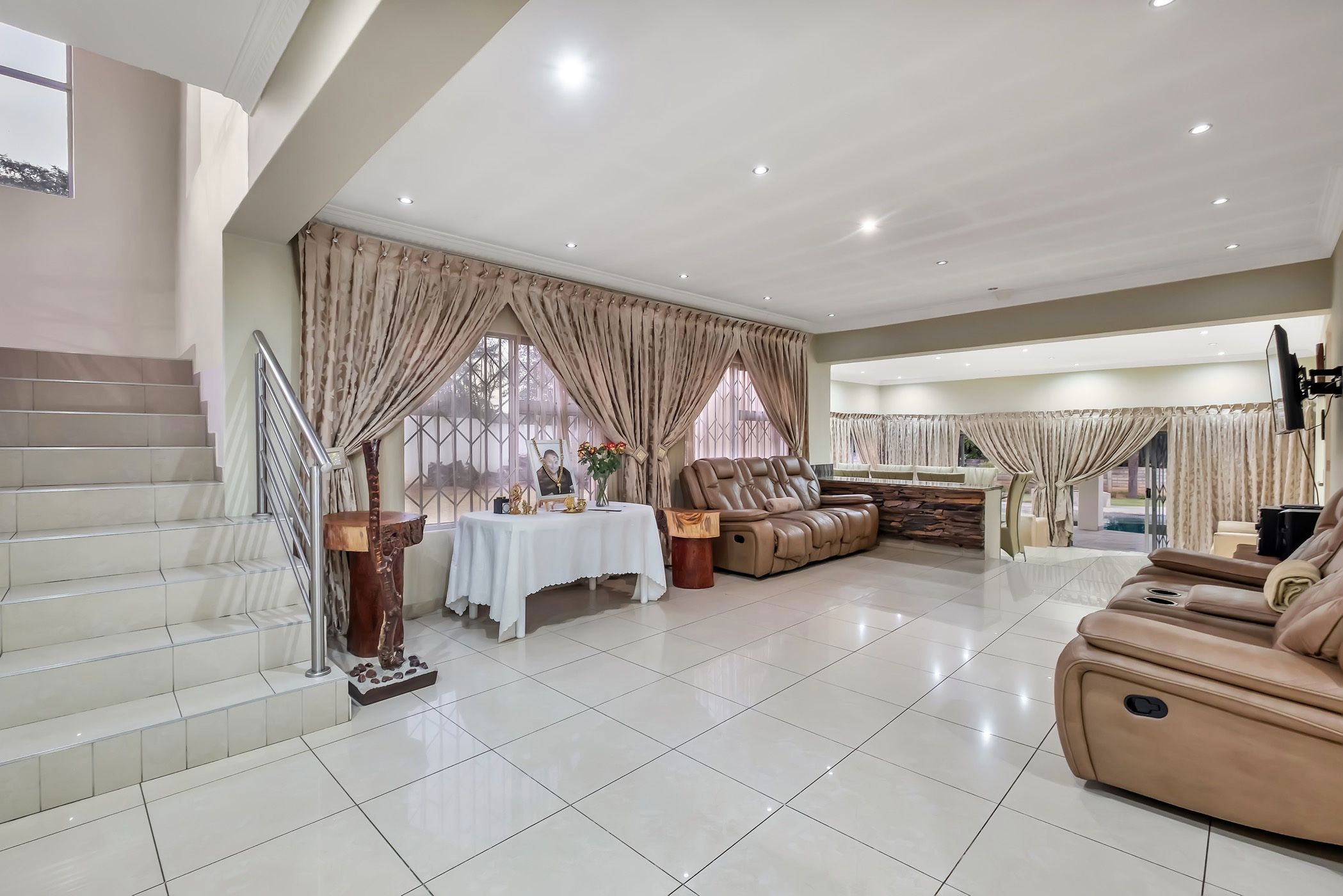 Double-storey house for sale in Kelvin - HP1709294