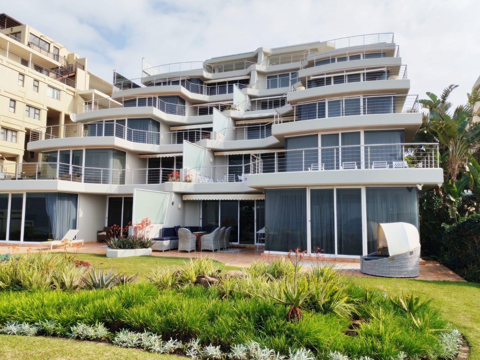 Apartment for sale in uMhlanga Rocks - 1ND1707895