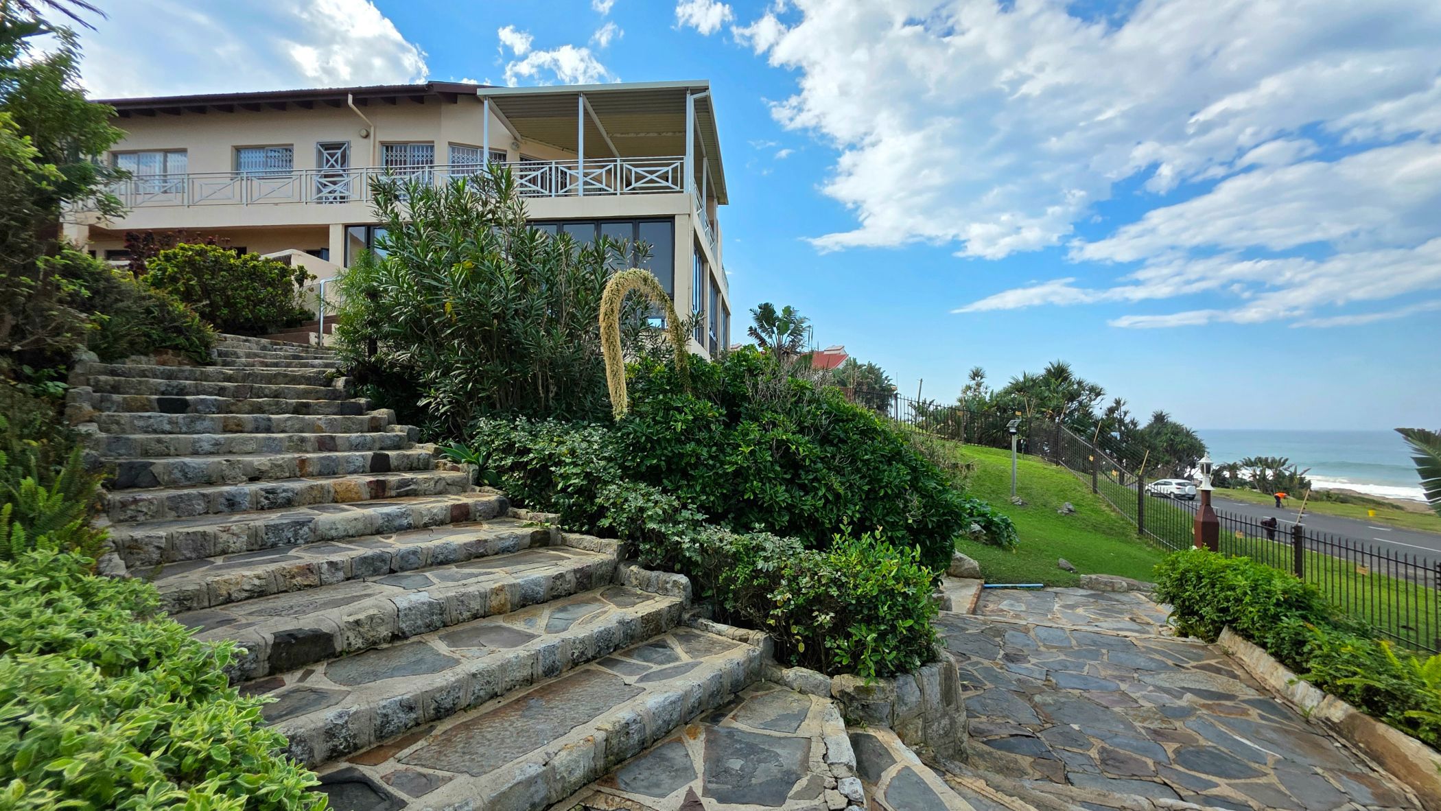 Apartment for sale in Uvongo - 1PSH1708215