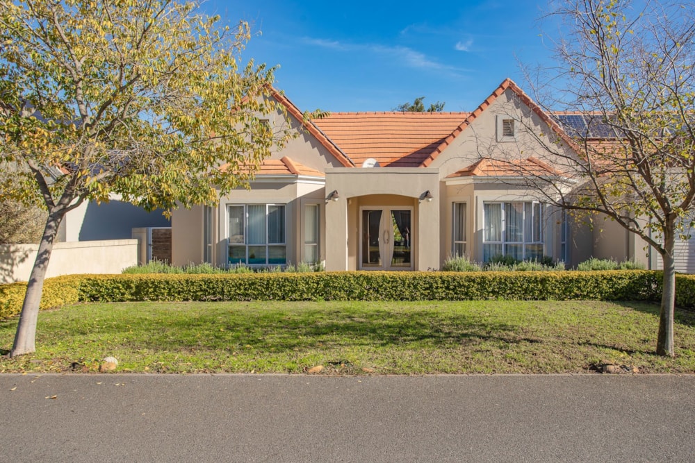 Golf estate house for sale in Boschenmeer Golf Estate - VLV1705058 Golf estate house for sale in Boschenmeer Golf Estate - VLV1705058