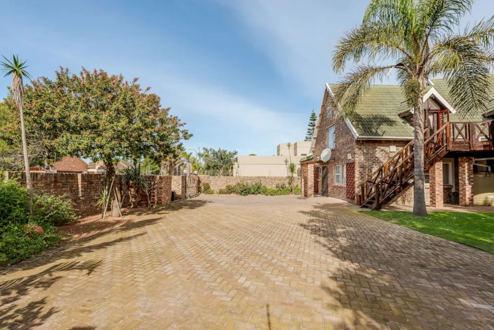 Double-storey house sold in Summerstrand - 1PLZ1698277