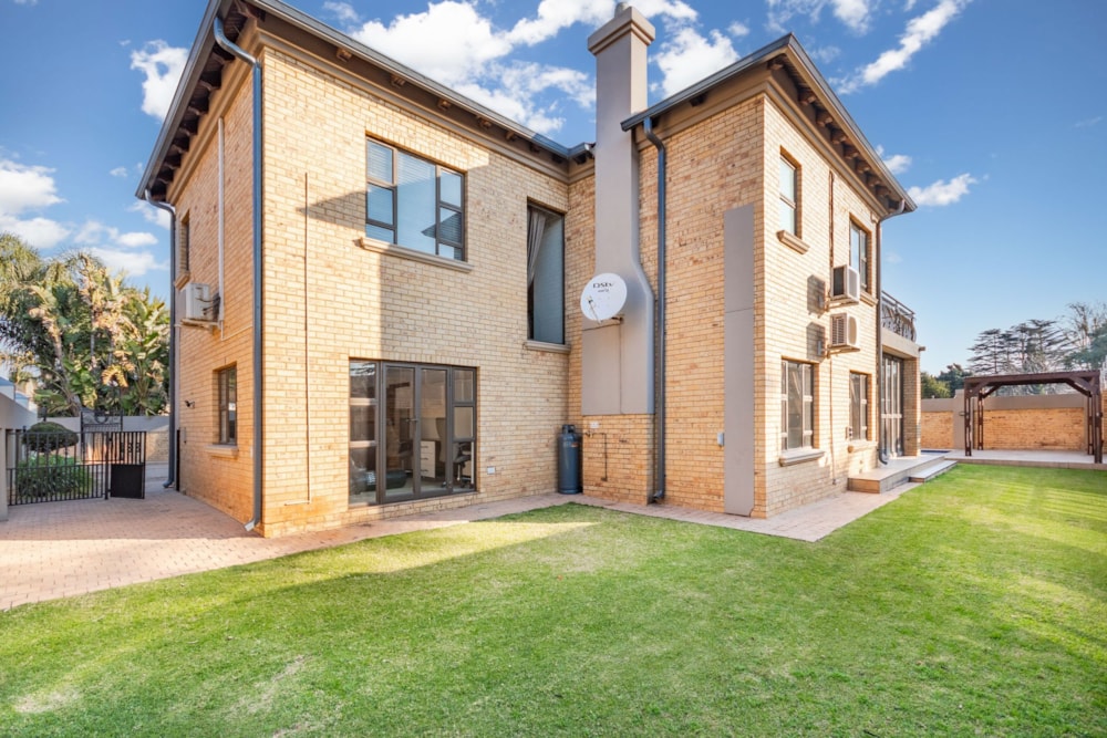 Double-storey house for sale in Lakefield - EN1732249 Double-storey house for sale in Lakefield - EN1732249