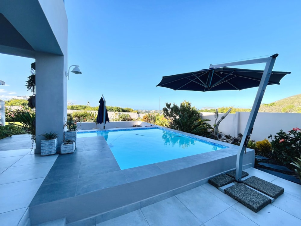 Double-storey house to rent in Whale Rock - 1KG1706924 Double-storey house to rent in Whale Rock - 1KG1706924