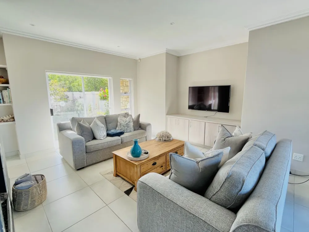 Double-storey house to rent in Whale Rock - 1KG1706924 Double-storey house to rent in Whale Rock - 1KG1706924