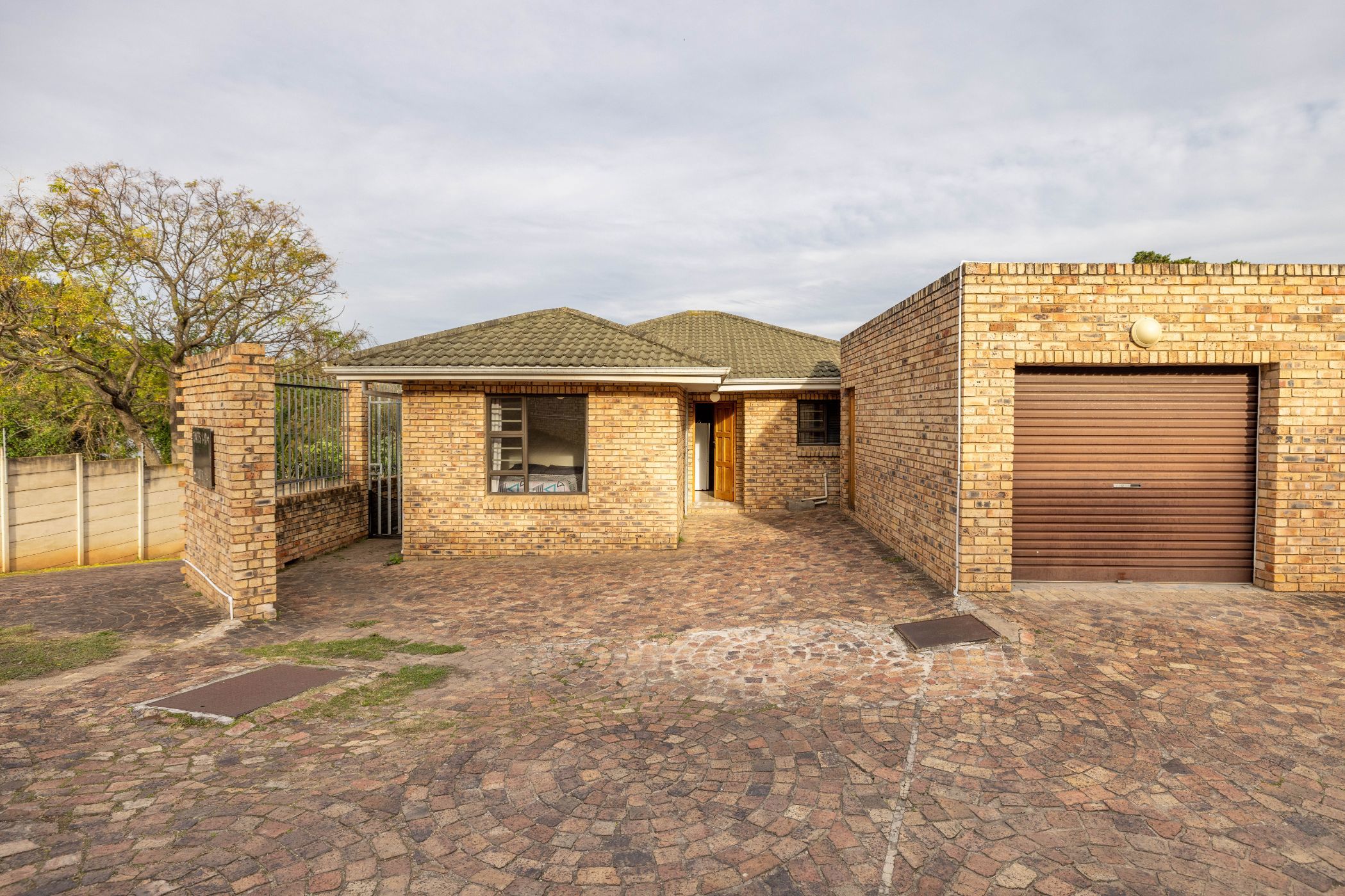 House sold in Fort England - 1GC1707750