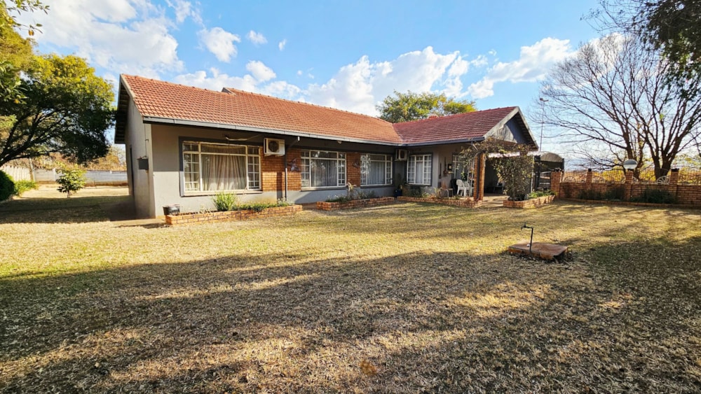 House for sale in Lydenburg (Mashishing) - 1LY1706893 House for sale in Lydenburg (Mashishing) - 1LY1706893