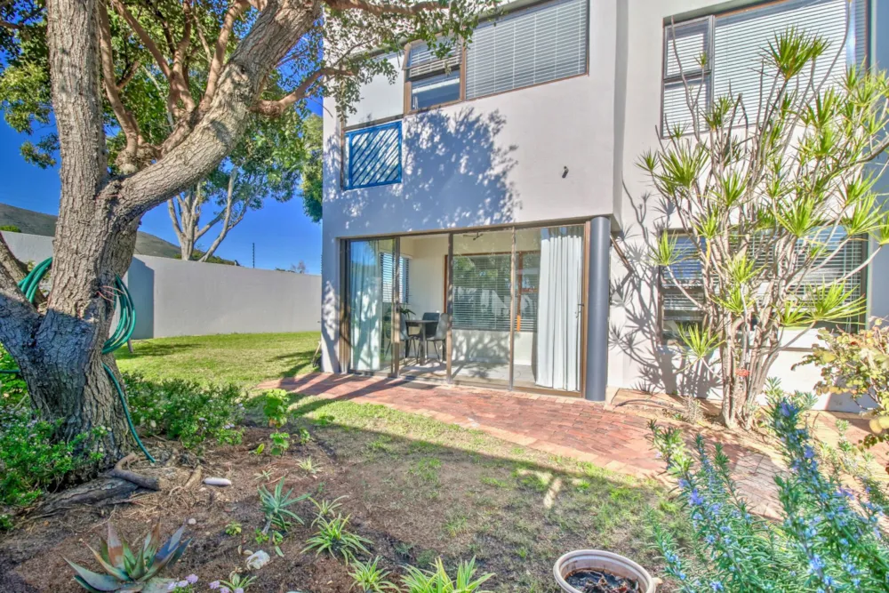 Apartment sold in Panorama, Parow - 1PLA1708555 Apartment sold in Panorama, Parow - 1PLA1708555