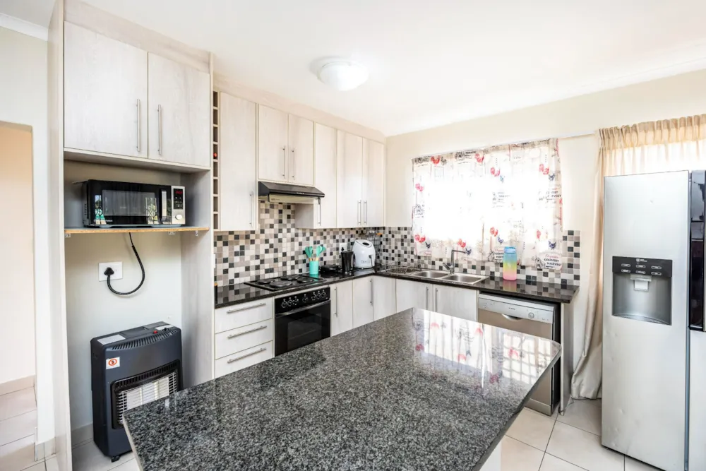 Townhouse for sale in Beacon Bay - 1EZ1706273 Townhouse for sale in Beacon Bay - 1EZ1706273