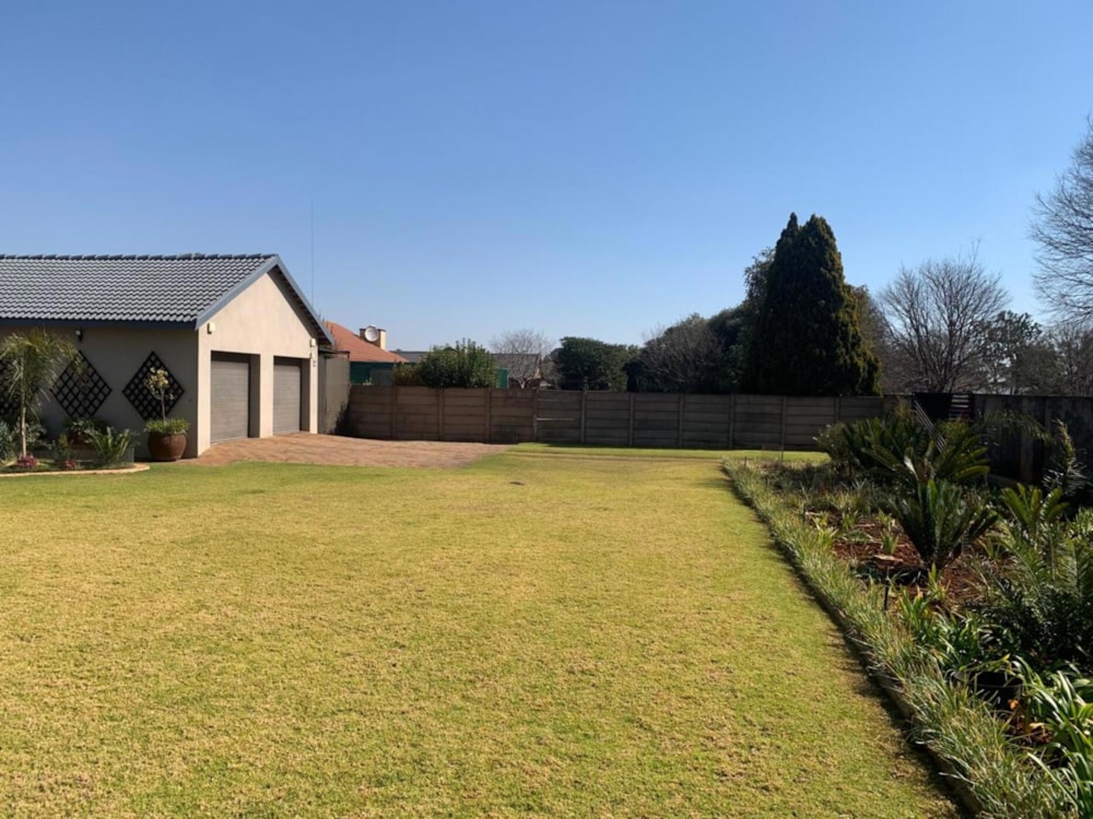 House for sale in Kanonkop, Middelburg, Mpumalanga - 1MD1707172 House for sale in Kanonkop, Middelburg, Mpumalanga - 1MD1707172