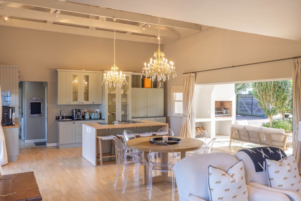 Double-storey house for sale in West Hill, Grahamstown, Makhanda - 1GC1707502 Double-storey house for sale in West Hill, Grahamstown, Makhanda - 1GC1707502