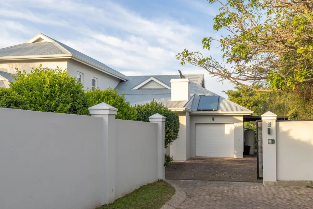 Double-storey house sold in West Hill, Grahamstown, Makhanda - 1GC1707502