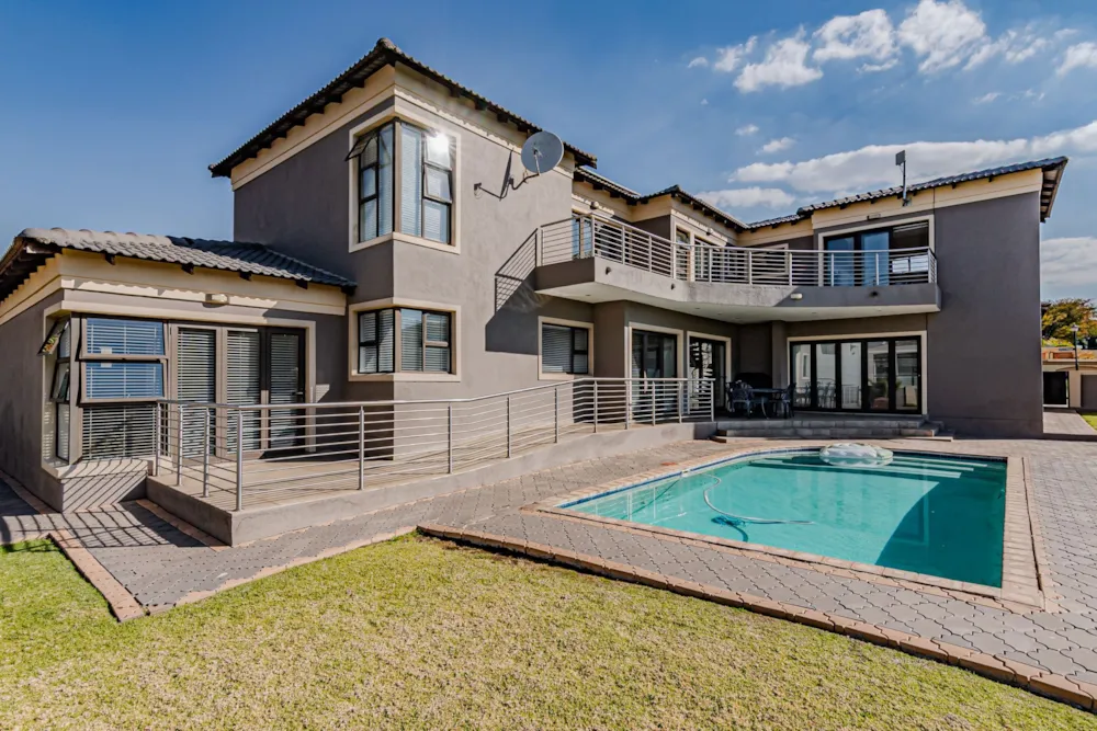 Golf estate house sold in Blue Valley Golf Estate - CN1708112 Golf estate house sold in Blue Valley Golf Estate - CN1708112