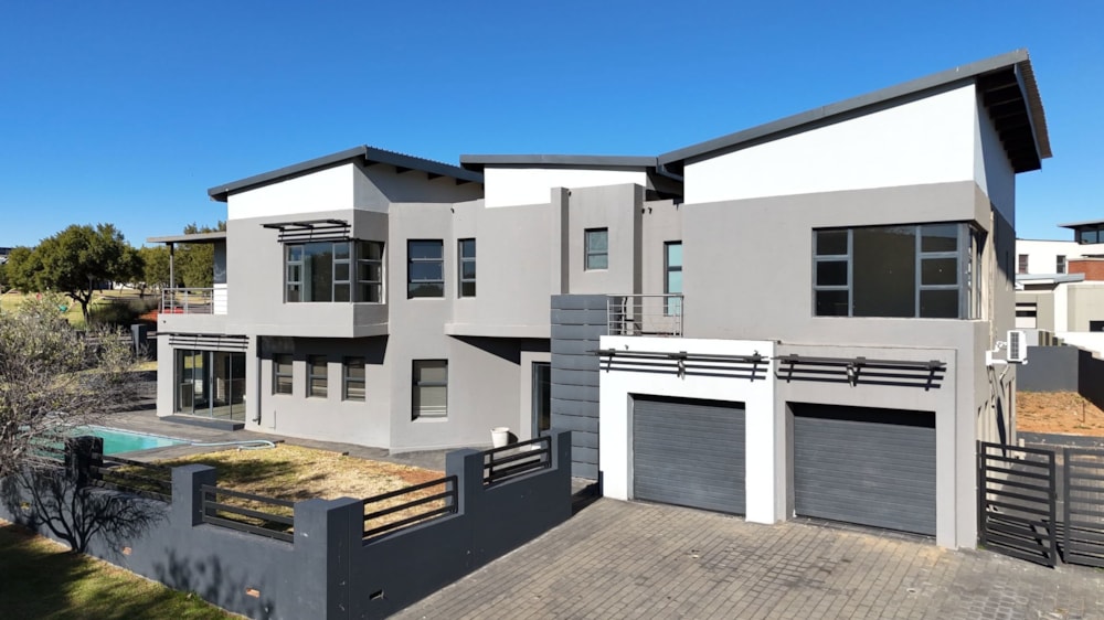 Double-storey house to rent in Copperleaf - 1CU1744145