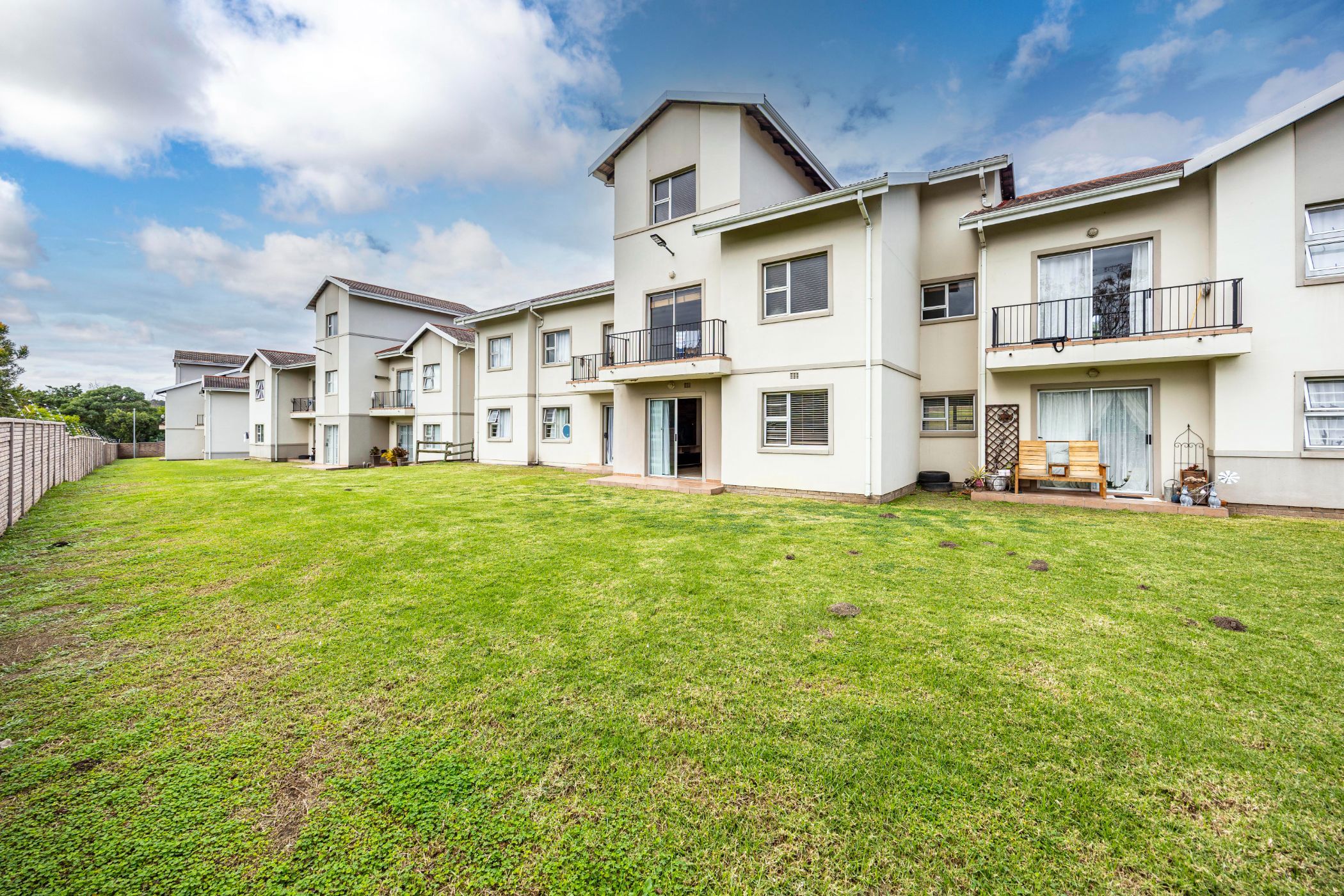 Apartment for sale in Beacon Bay - 1EZ1708469