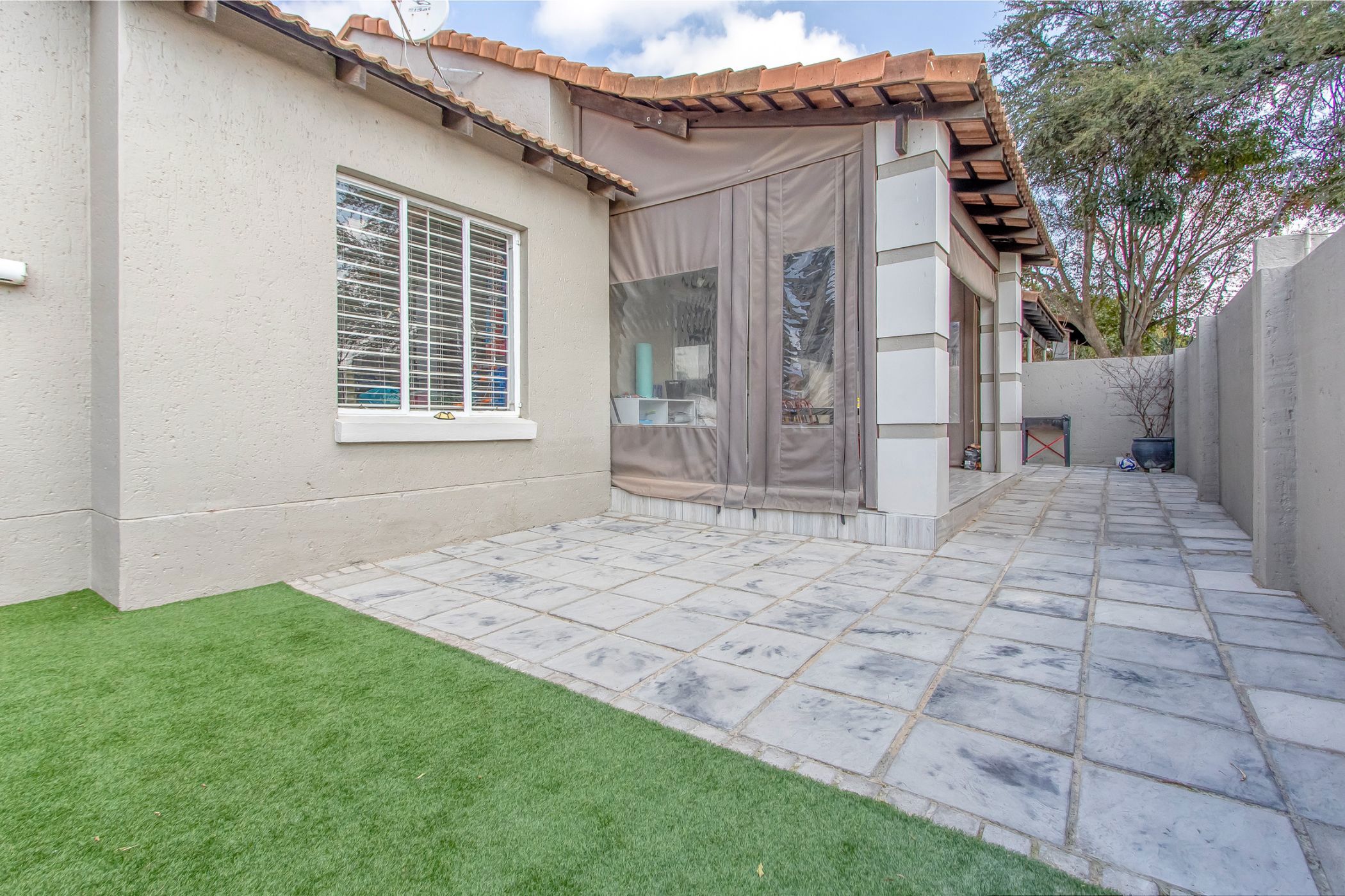 Townhouse for sale in Sunninghill - FW1707284