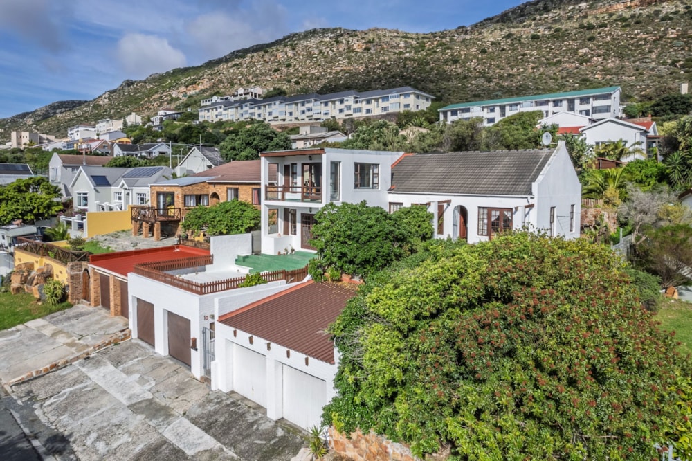 House for sale in Fish Hoek - FH1716354 House for sale in Fish Hoek - FH1716354