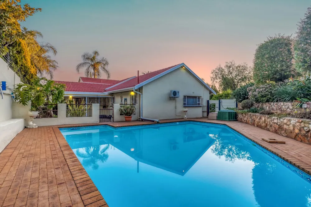 House sold in Constantia Kloof - RAN1714886 House sold in Constantia Kloof - RAN1714886