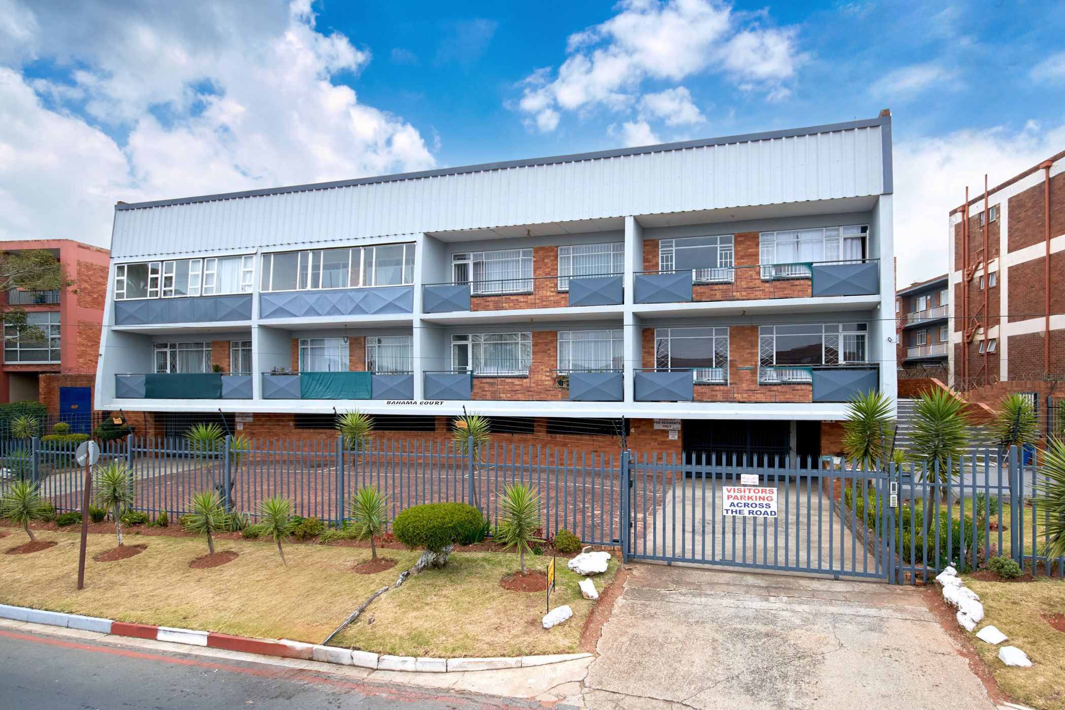 Apartment for sale in Florida, Roodepoort - RAN1707058