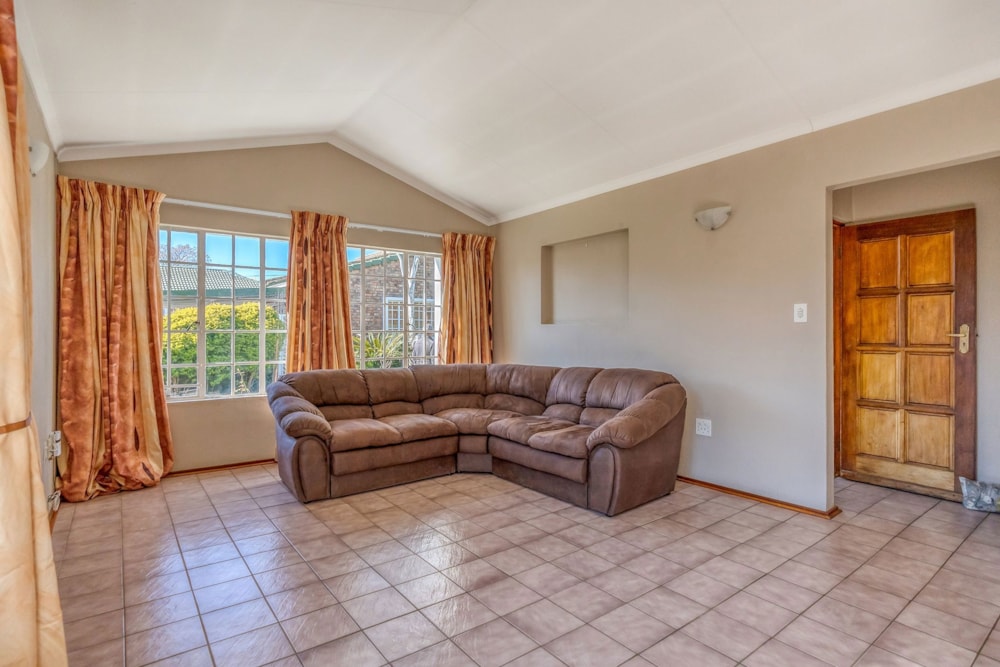 House sold in Weltevredenpark - RAN1705456 House sold in Weltevredenpark - RAN1705456