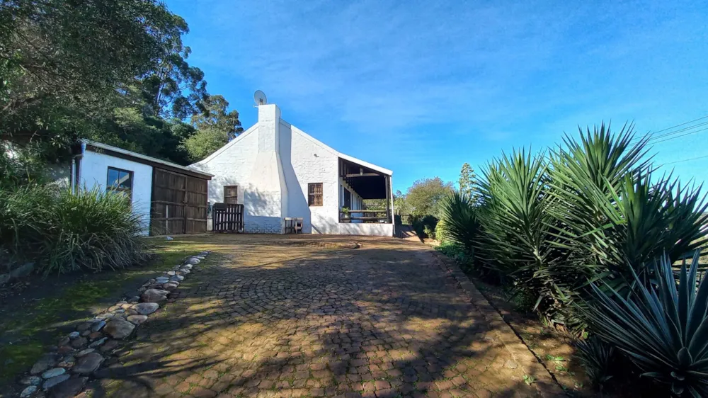 House for sale in Heidelberg, Garden Route - 1SR1706939 House for sale in Heidelberg, Garden Route - 1SR1706939
