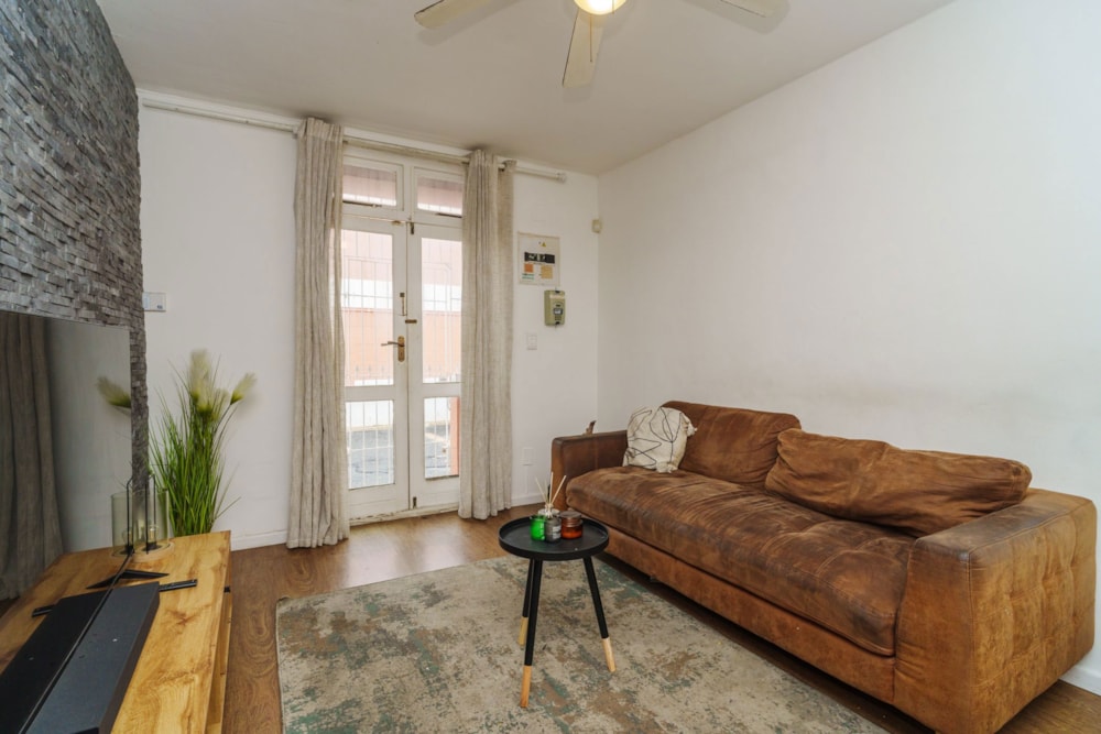 Double-storey house for sale in Woodstock - KW1704898 Double-storey house for sale in Woodstock - KW1704898