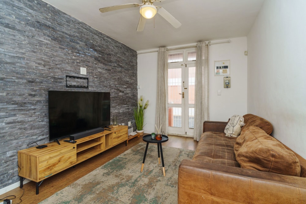 Double-storey house for sale in Woodstock - KW1704898 Double-storey house for sale in Woodstock - KW1704898