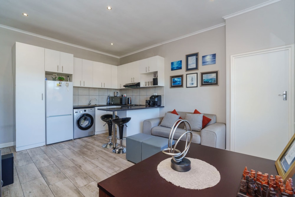 Apartment for sale in Kenilworth, Cape Town - KW1709078