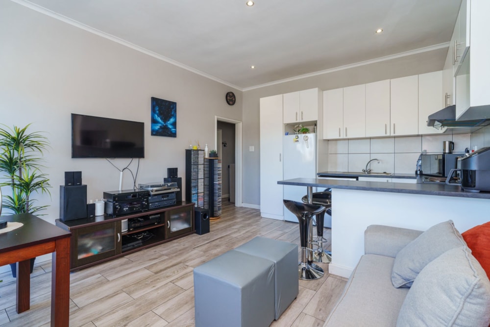 Apartment for sale in Kenilworth, Cape Town - KW1709078