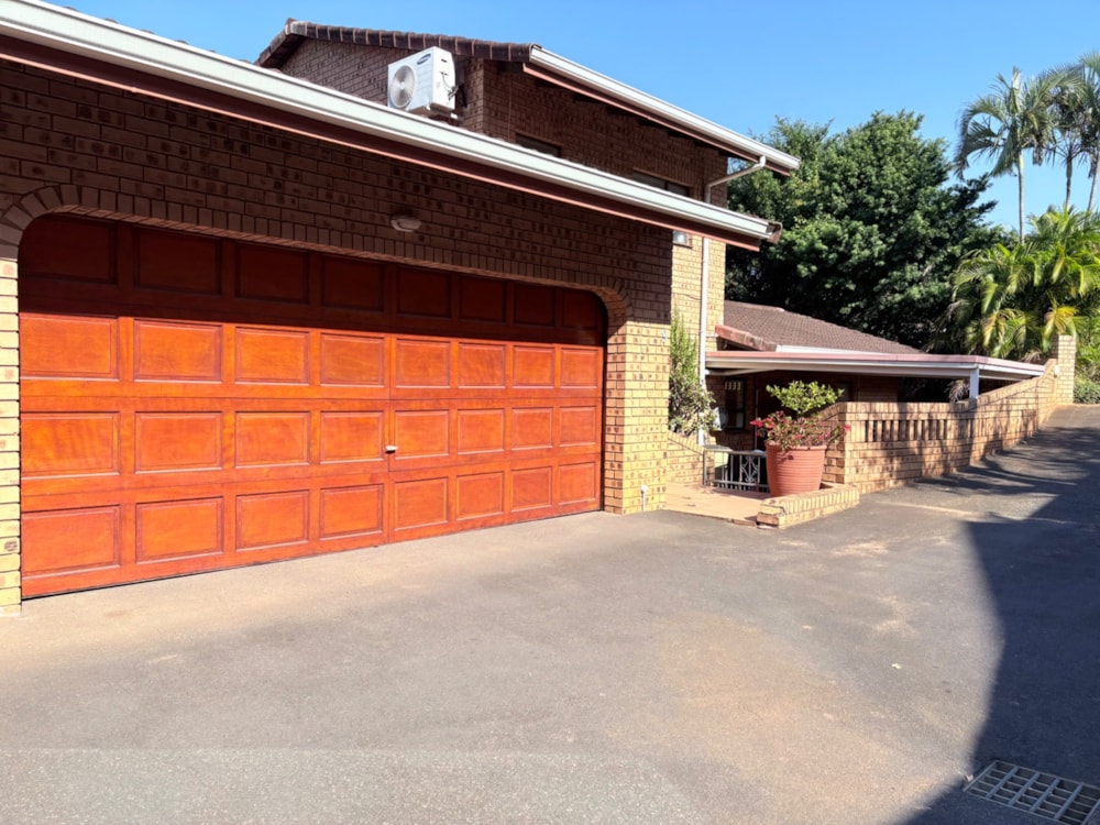 Townhouse to rent in La Lucia - 1ND1739893