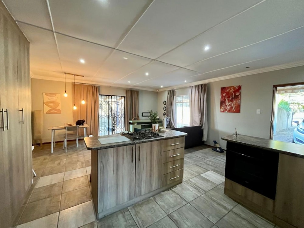 House for sale in Bayswater - 1BX1707500 House for sale in Bayswater - 1BX1707500