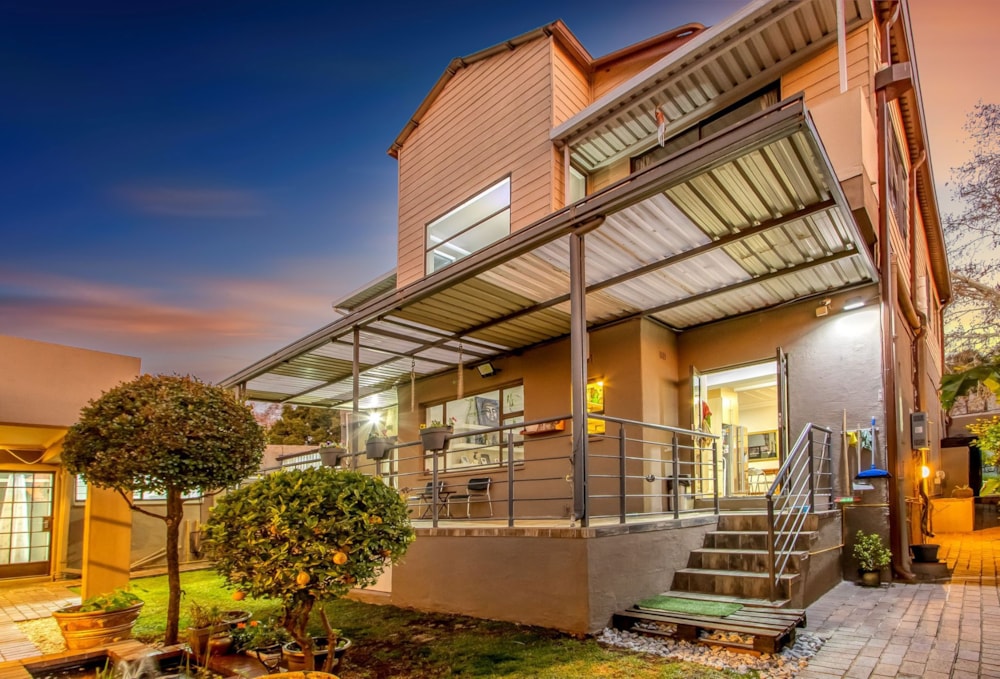 Double-storey house for sale in Norwood, Johannesburg - HP1706716 Double-storey house for sale in Norwood, Johannesburg - HP1706716