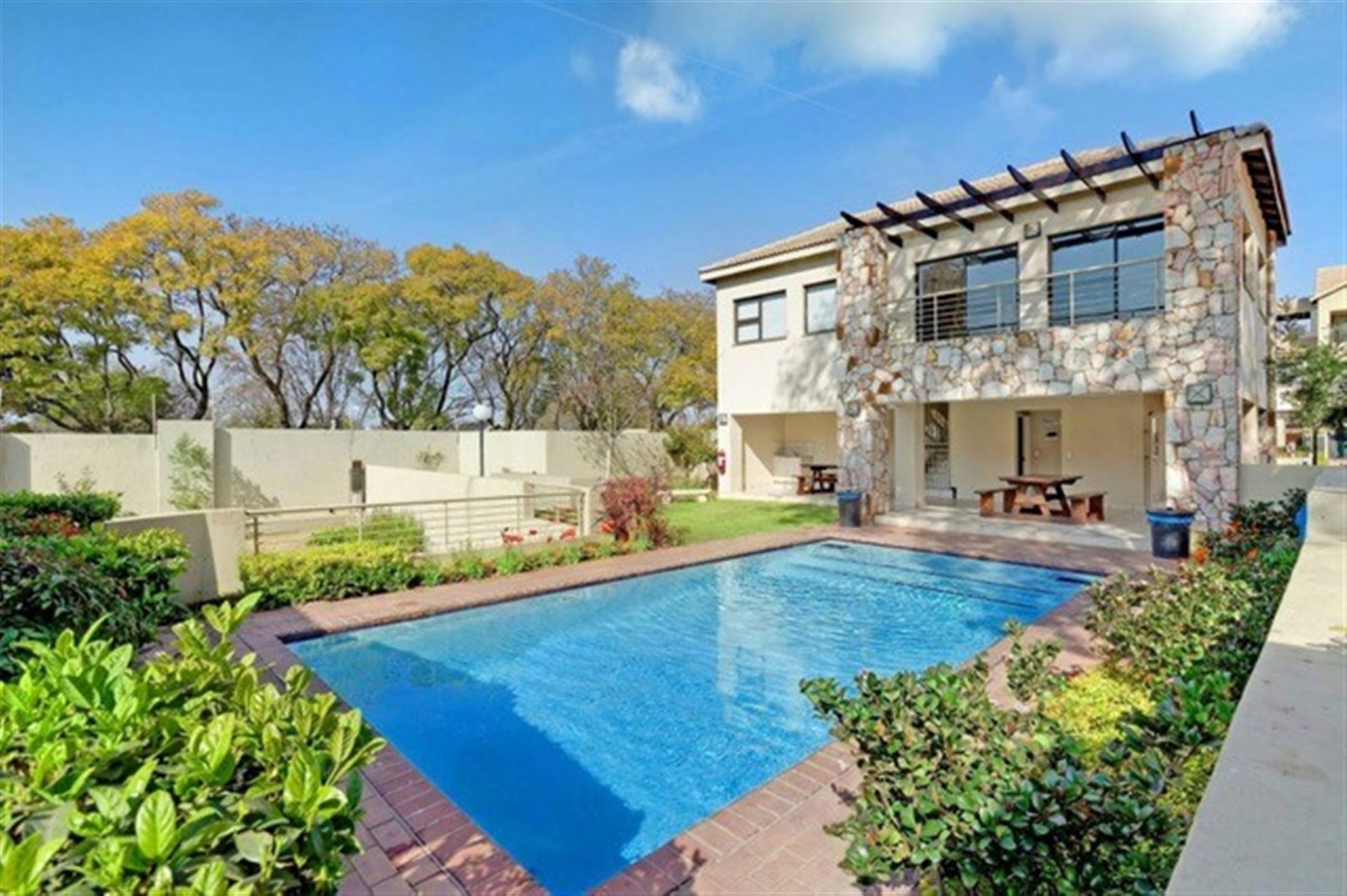 Apartment sold in Bryanston - HP1704254